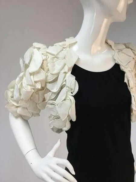 1980s Jacqueline de Ribes Cream Bolero