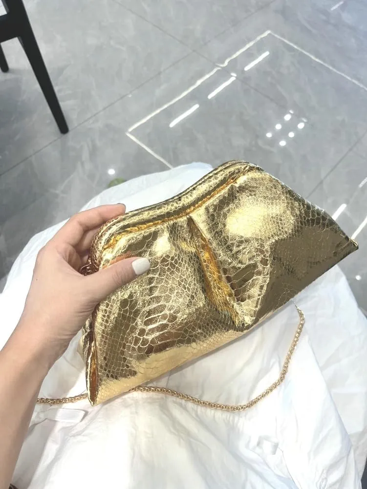 Clutch Purses Women 2025 Trendy Pleated Evening Handbags Chain Shoulder Crossbody Bags for Weddings, Proms, Cocktail