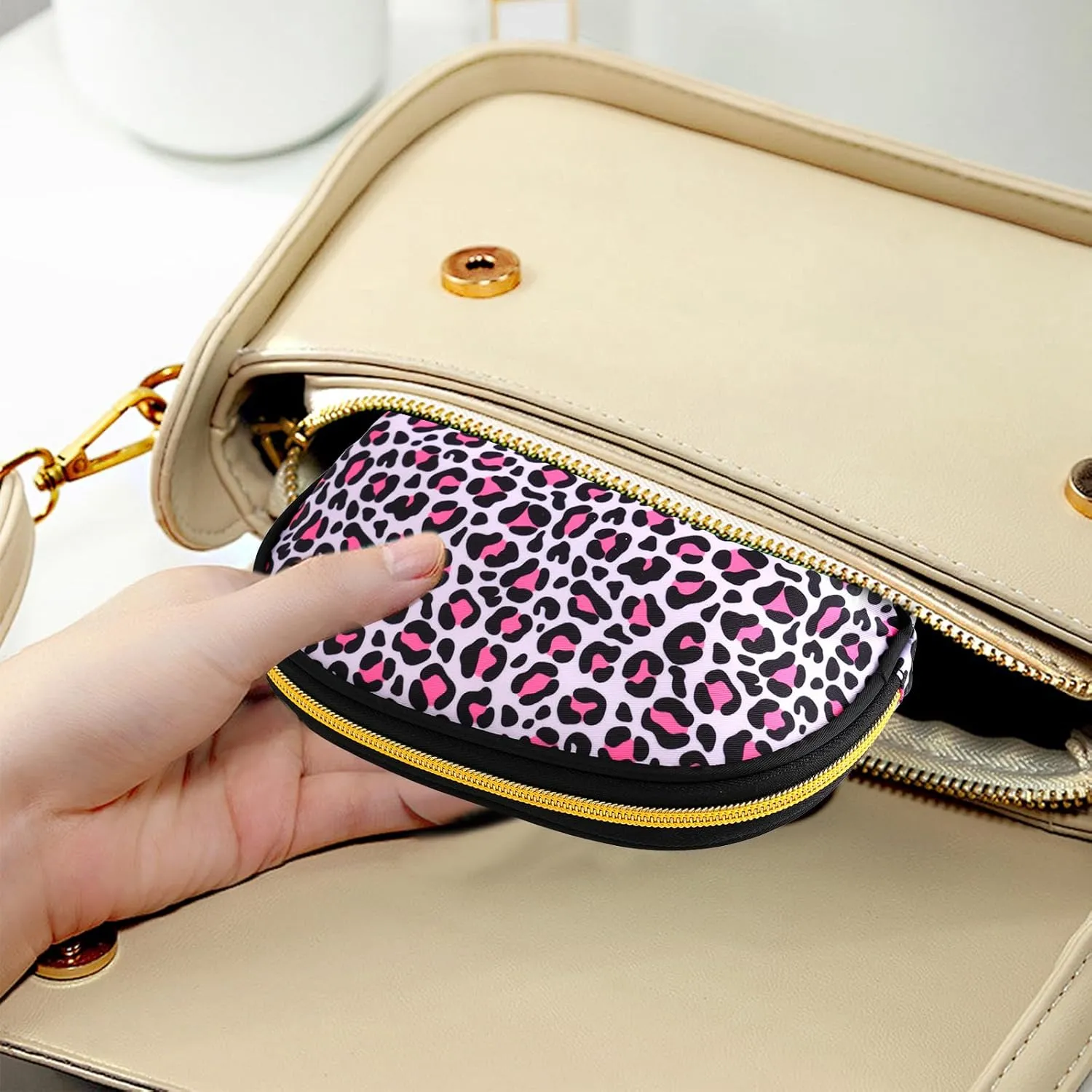 Cosmetic Bag, Small Travel Makeup Bag Zipper Pouch Cute Gifts for women Makeup Organizer, Wrinkle Resistant Leopard Print Travel Pouch (Leopard)