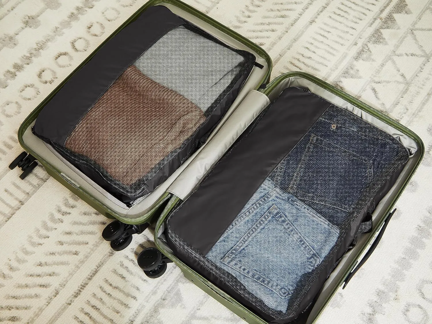 Covermates Packing Cube Set - Premium Polyester - Dual Zipper Pulls - Carrying Handle - Front Mesh Window - Travel Organization, Black
