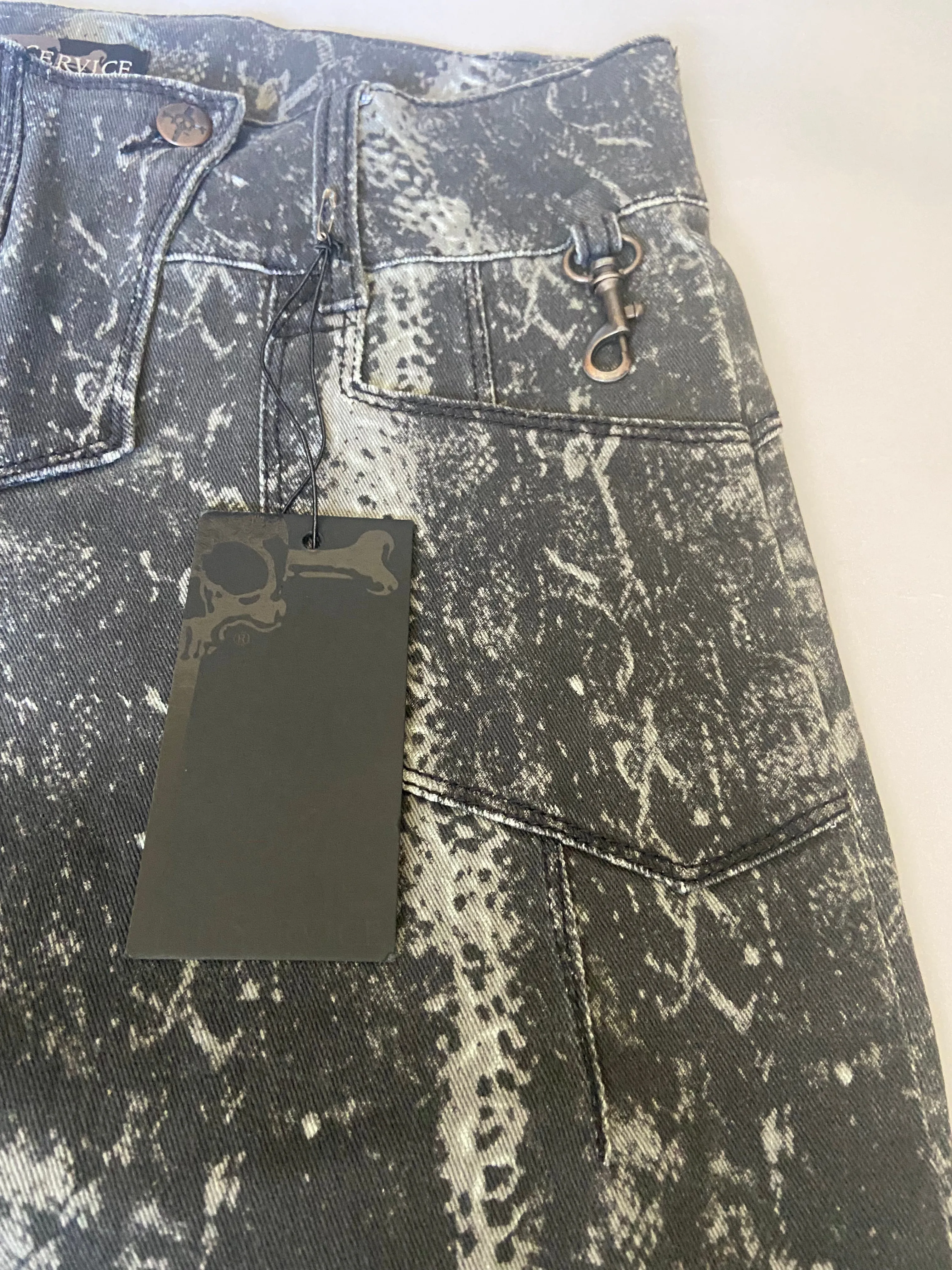 Distressed Black Snakeskin Print Skinny Jean - size 27