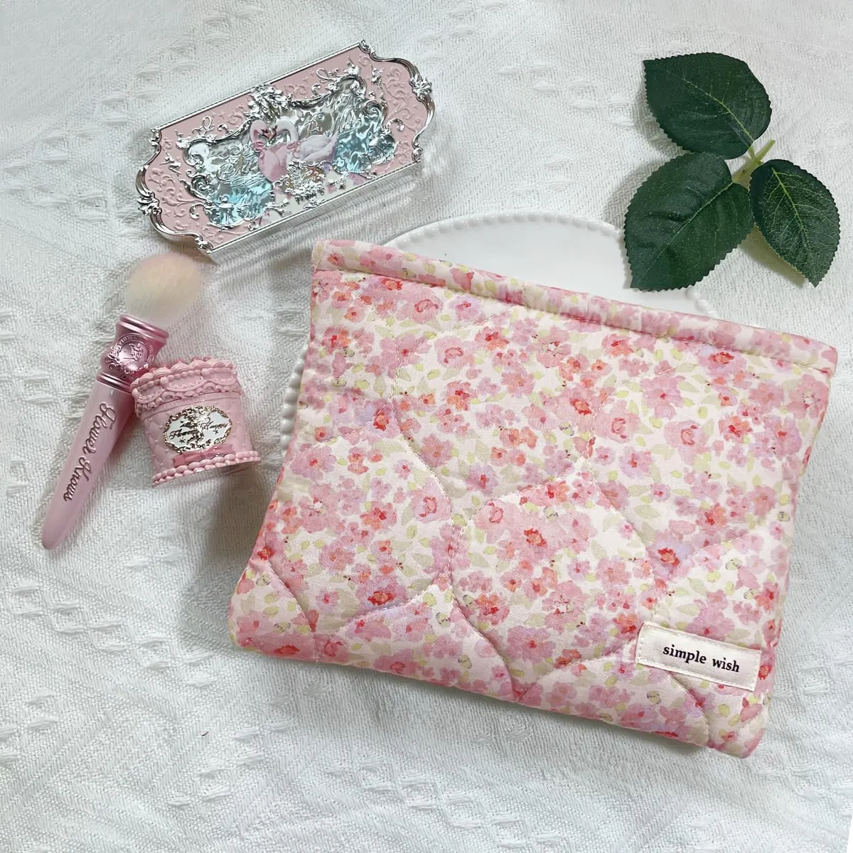 Sunwel Fashion Cute Quilted Cosmetic Bag for Women Girls, Floral Coquette Aesthetic Make Up Bags (pink)